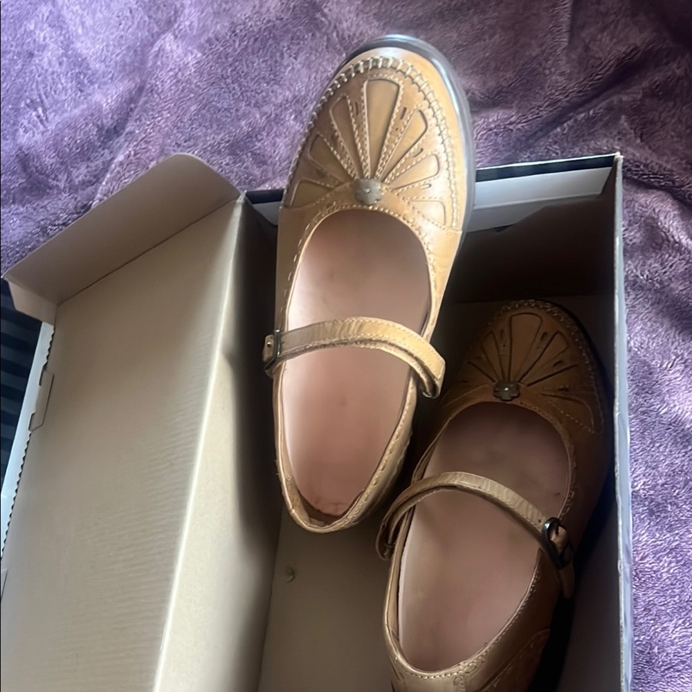 Tan Loafers with Strap and Decorative Toe
